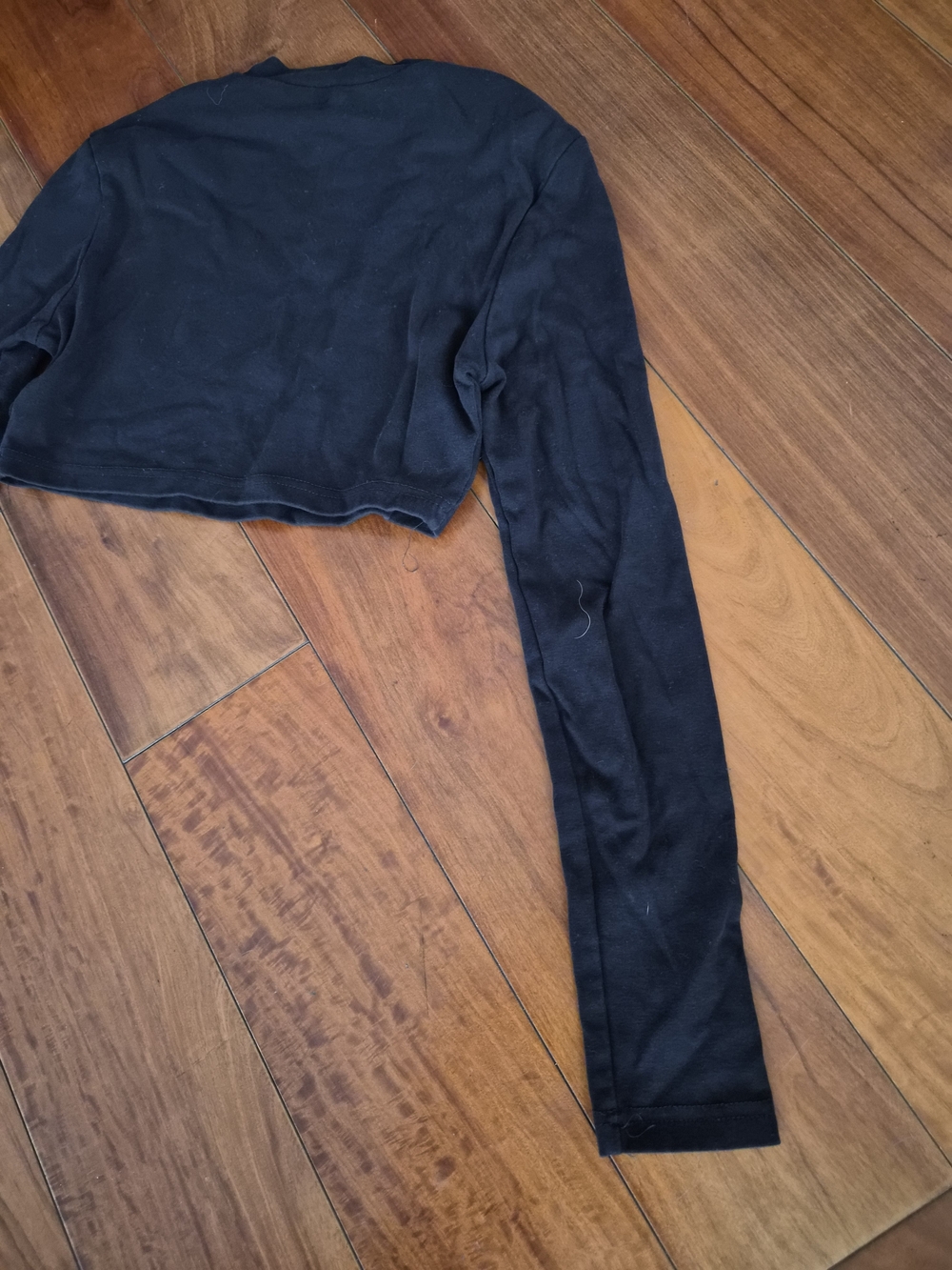 Black Long Sleeve Mock Neck Crop Top - Size XS - Picture 11 of 13